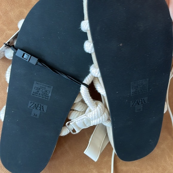 NWT ZARA VACATION CROCHET ROPE SANDAL SIZE 6/9
🚨FIRM PRICE - Picture 7 of 8